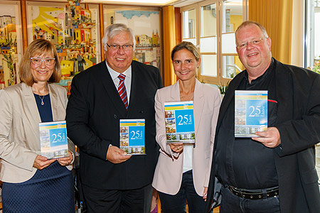 v.links: Maria Reich, Prof. Dr. Uwe Gohrbandt, Dr. Bettina Warnecke, Christian Dörr